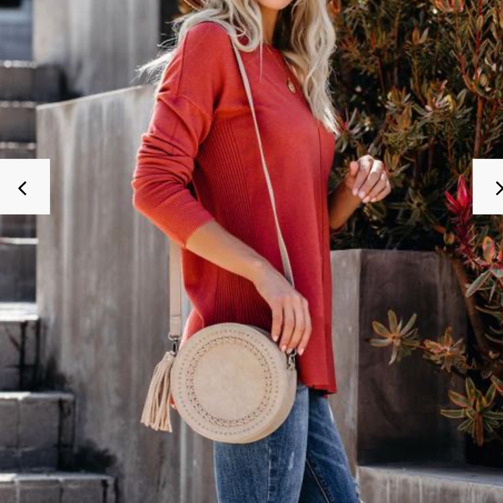 Round crossbody bag